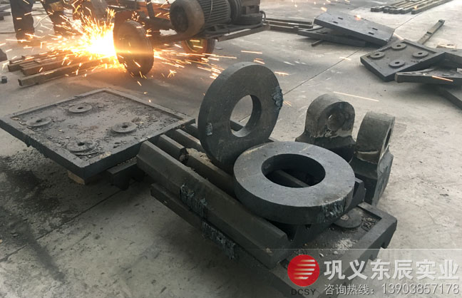 襯板廠家 球磨機(jī)襯板生產(chǎn)廠家 合金襯板廠家東辰實業(yè)